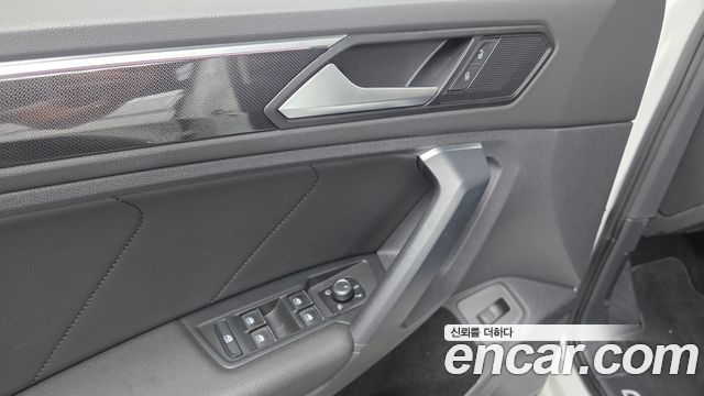 Volkswagen Tiguan 2022 — photo 25