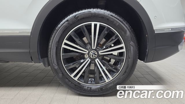 Volkswagen Tiguan 2022 — photo 7