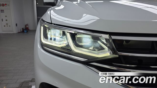 Volkswagen Tiguan 2022 — photo 8
