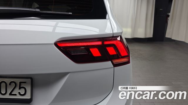 Volkswagen Tiguan 2022 — photo 9