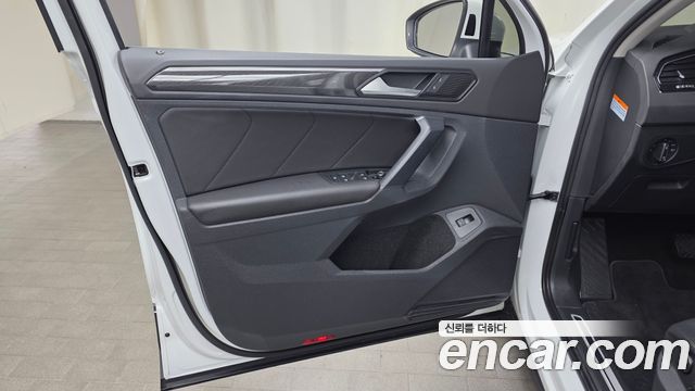 Volkswagen Tiguan 2022 — photo 14