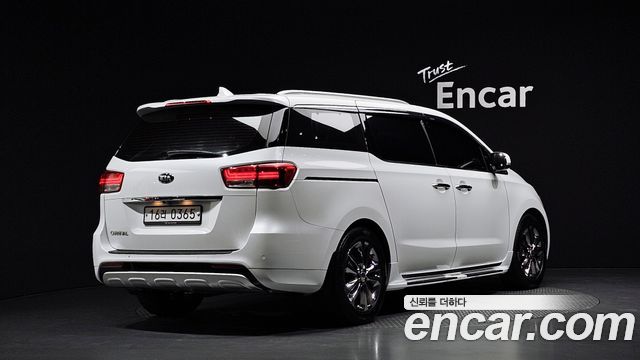 Kia Canival 2016 — photo 2