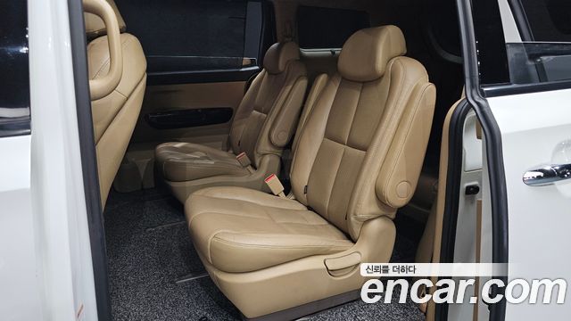 Kia Canival 2016 — photo 17