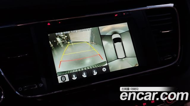 Kia Canival 2016 — photo 21