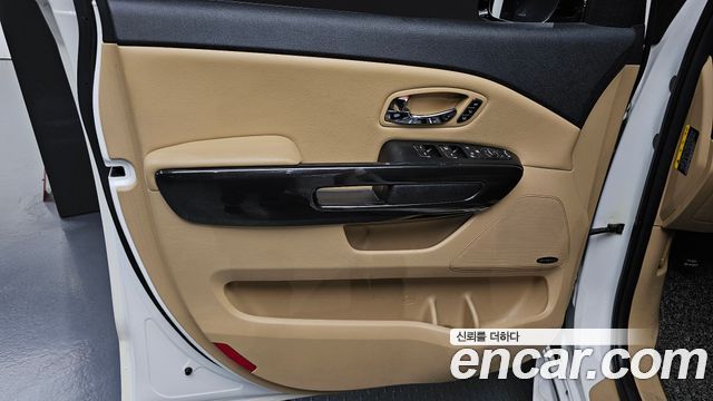 Kia Canival 2016 — photo 14