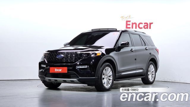 Ford Explorer 2022 — photo 1