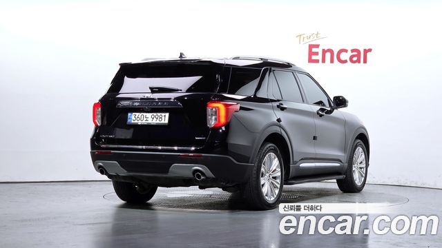Ford Explorer 2022 — photo 2