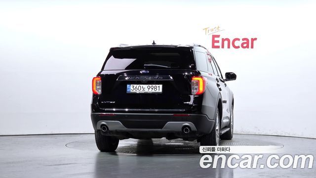 Ford Explorer 2022 — photo 4