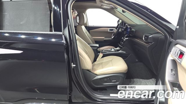 Ford Explorer 2022 — photo 10