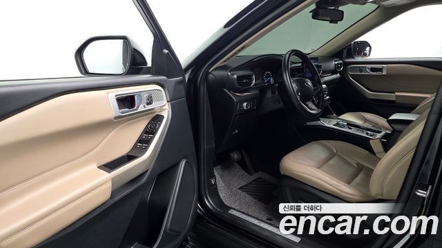 Ford Explorer 2022 — photo 11