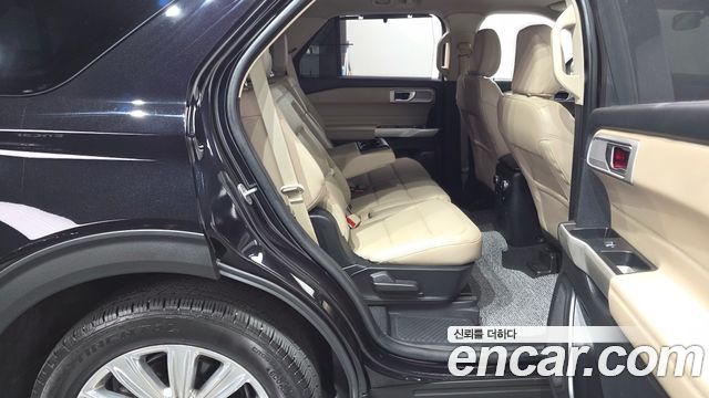Ford Explorer 2022 — photo 12