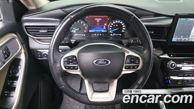 Ford Explorer 2022 — photo 13