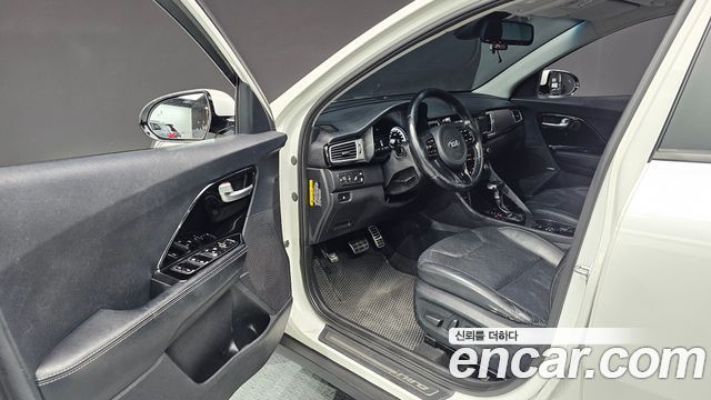 Kia Niro 2017 — photo 11