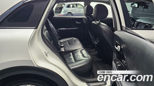 Kia Niro 2017 — photo 15