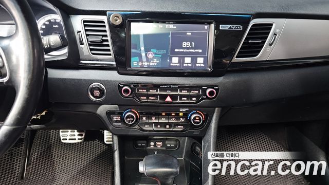 Kia Niro 2017 — photo 16