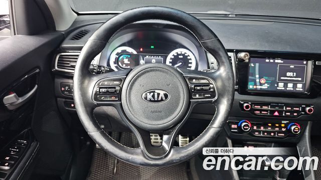 Kia Niro 2017 — photo 17