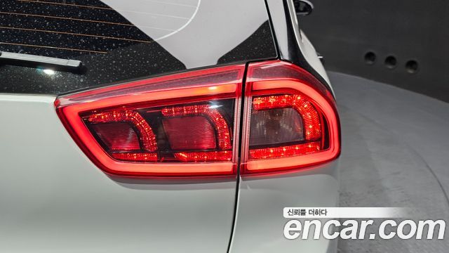 Kia Niro 2017 — photo 7