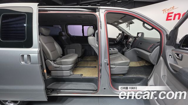 Hyundai Starex 2014 — photo 18
