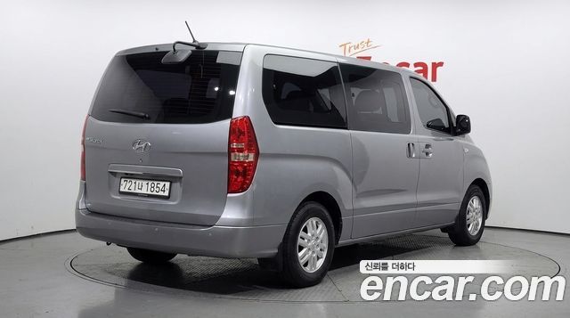 Hyundai Starex 2017 — photo 2