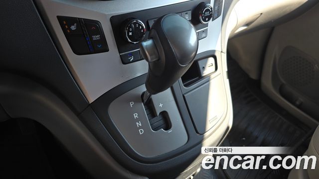 Hyundai Starex 2017 — photo 9