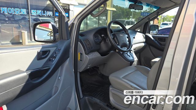 Hyundai Starex 2017 — photo 10