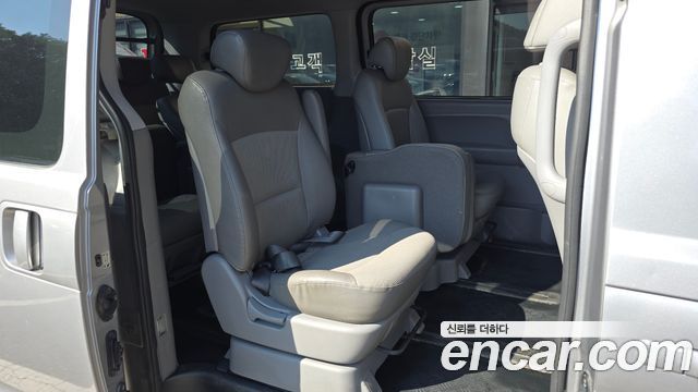 Hyundai Starex 2017 — photo 11