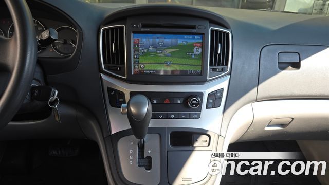 Hyundai Starex 2017 — photo 12