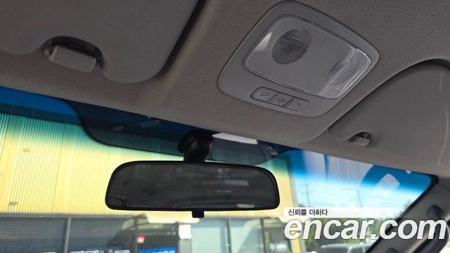 Hyundai Starex 2017 — photo 18