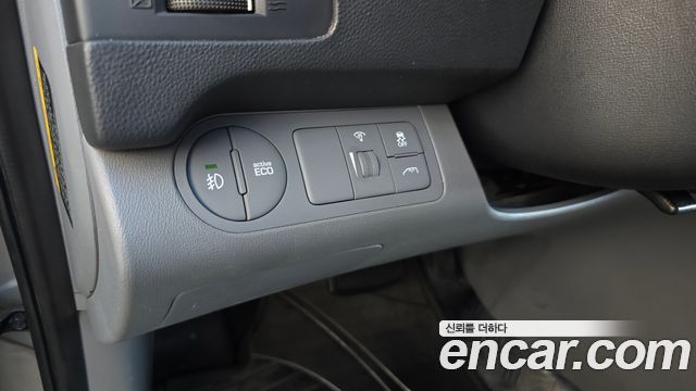 Hyundai Starex 2017 — photo 19