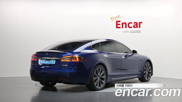 Tesla Model S 2019 — photo 2