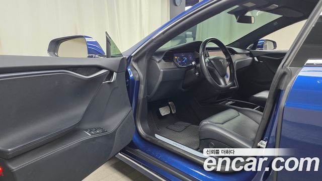 Tesla Model S 2019 — photo 13
