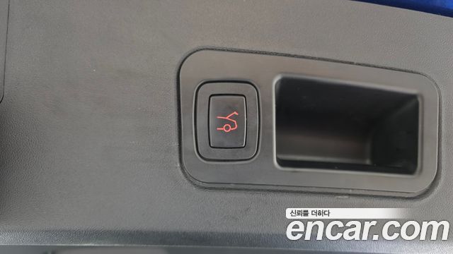 Tesla Model S 2019 — photo 23