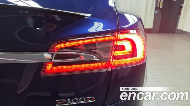 Tesla Model S 2019 — photo 9
