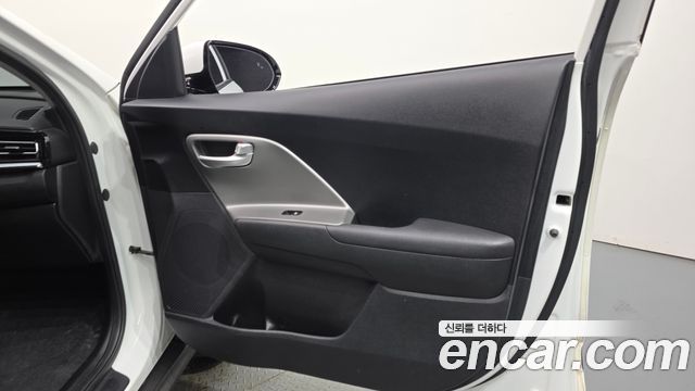 Kia Niro 2024 — photo 14