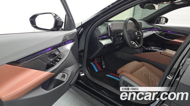 BMW 5-Series 2026 — photo 13