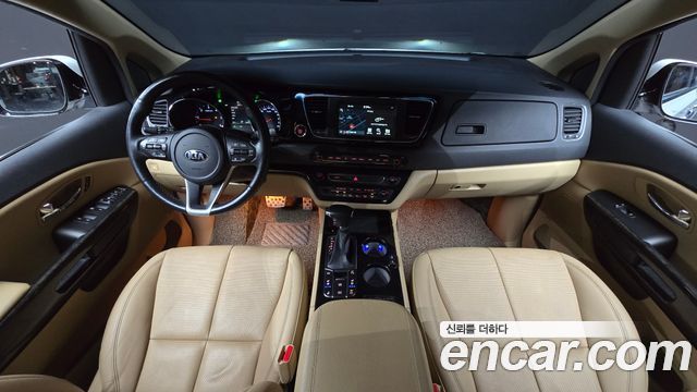 Kia Canival 2019 — photo 10