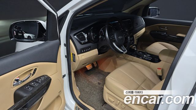 Kia Canival 2019 — photo 13