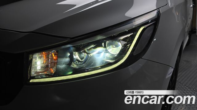 Kia Canival 2019 — photo 8