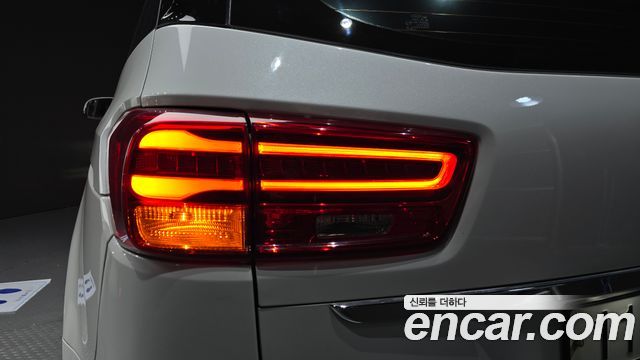 Kia Canival 2019 — photo 9