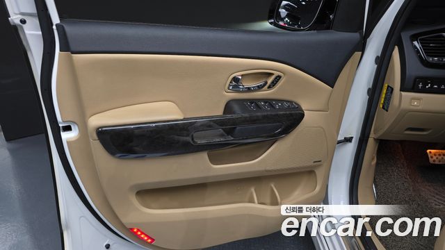 Kia Canival 2019 — photo 14