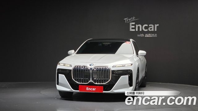 BMW 7-Series 2023 — photo 3