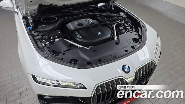 BMW 7-Series 2023 — photo 6