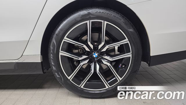 BMW 7-Series 2023 — photo 7