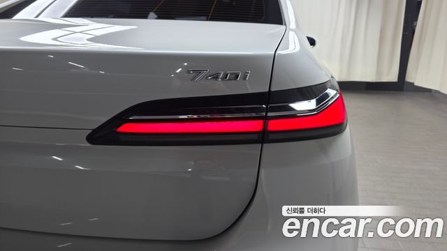 BMW 7-Series 2023 — photo 9