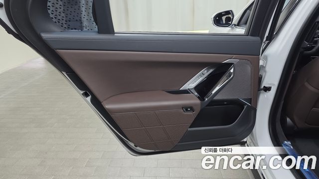 BMW 7-Series 2023 — photo 15