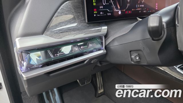 BMW 7-Series 2023 — photo 28