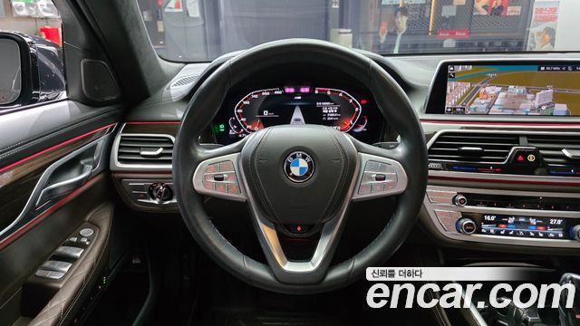 BMW 7-Series 2020 — photo 18