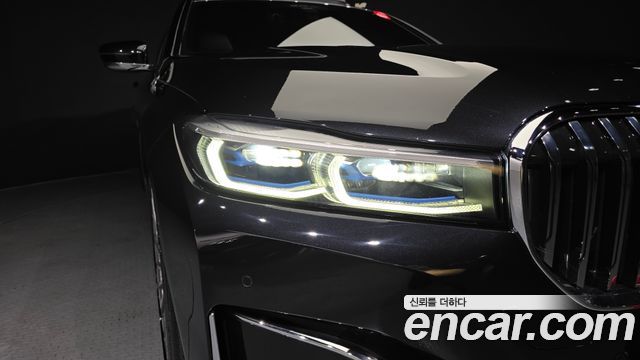 BMW 7-Series 2020 — photo 8