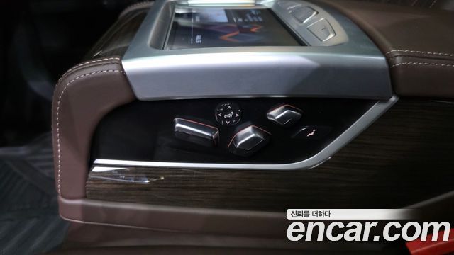 BMW 7-Series 2020 — photo 31