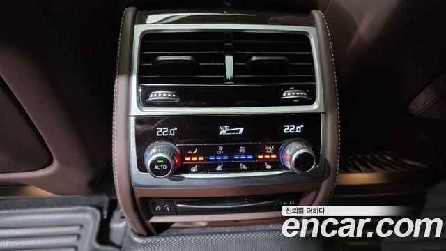 BMW 7-Series 2020 — photo 33